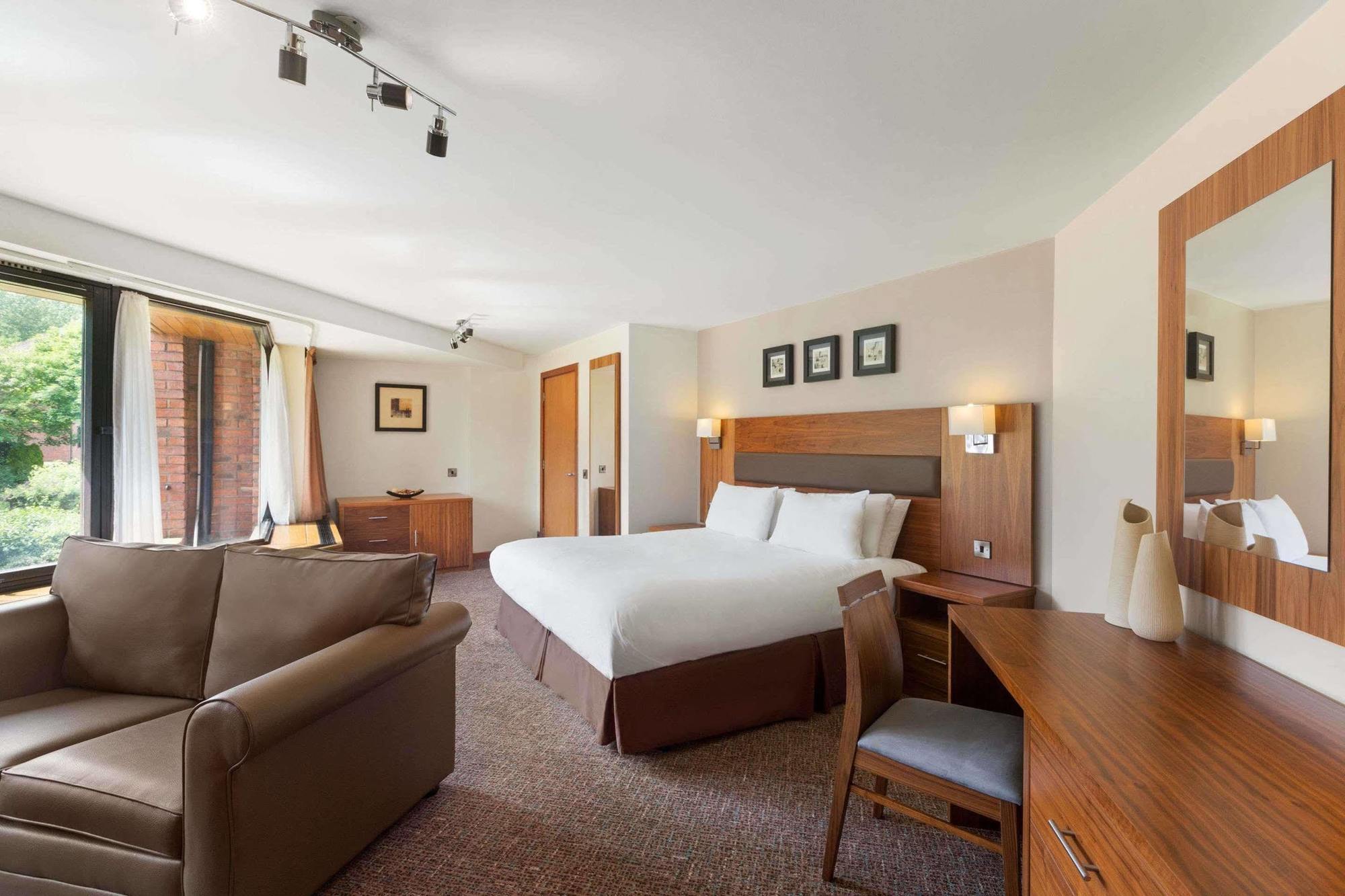 Hotel Ramada Telford Ironbridge Exteriér fotografie